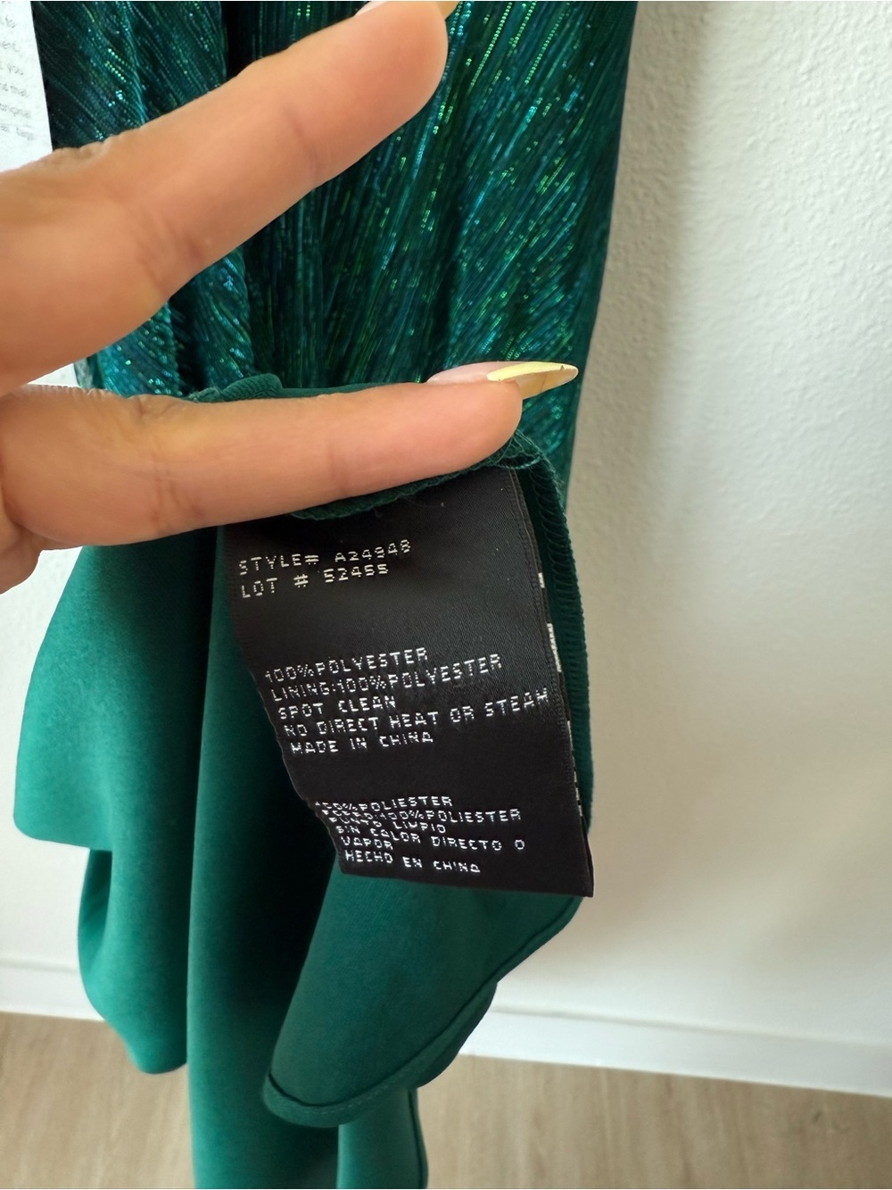 NWT Betsy & Adam Gown - Picture 12 of 13